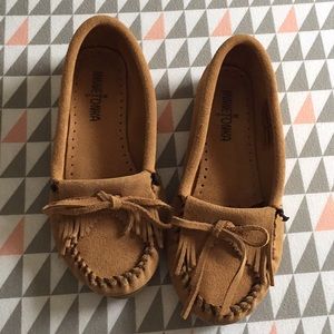 Minnetonka Kilty Moccasin - Size 6.5
